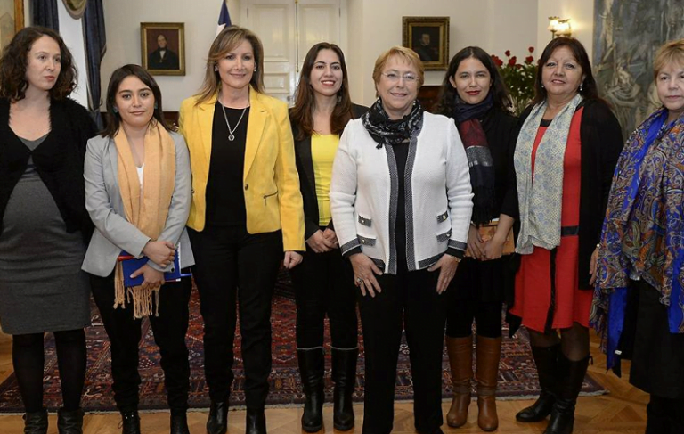 Mujeres de NM con Presidenta Bachelet abordaron agenda de género y brindaron apoyo