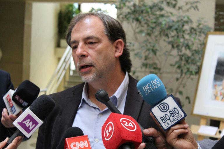 Girardi acusó a la derecha de incoherencia en trámite de ley de Fármacos II