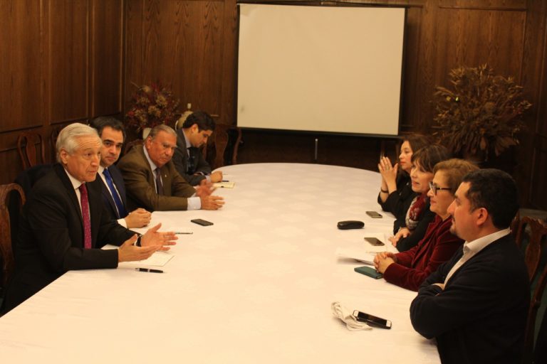 Mesa directiva del PPD se reúne con senadores del partido y fija acciones de coordinación