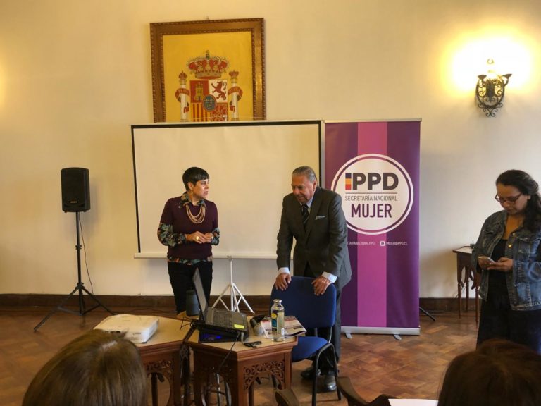 Realizan inédito taller sobre equidad e igualdad de género en Iquique