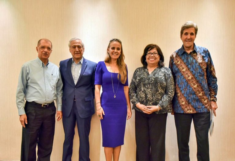 Heraldo Muñoz asume en Indonesia cargo de Embajador del Océano