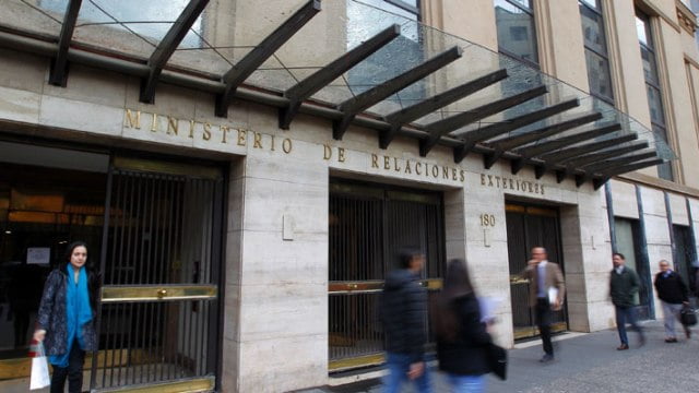 Ex Cancilleres reiteran críticas a Piñera por restarse de Pacto Migratorio