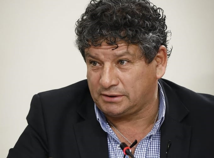 Molestia causa en Comisión de Obras Públicas presencia de ex ministro Carlos Cruz