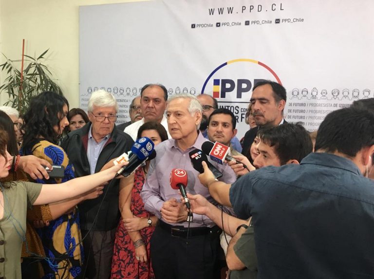 Heraldo Muñoz responde a Piñera por su idea de cambios constitucionales: “Llega tarde de nuevo”