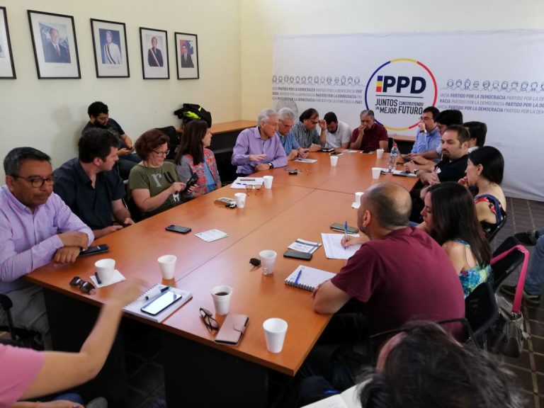 Heraldo Muñoz valora trabajo de Comisión Técnica y confía en que este martes se ingrese proyecto de plebiscito