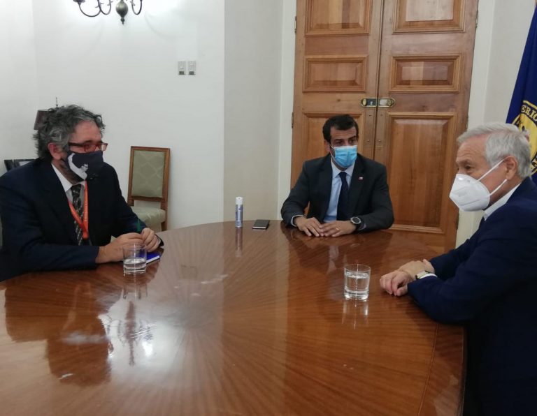 Heraldo Muñoz solicita a Ministro Delgado que el gobierno cumpla promesa de reforma a Carabineros