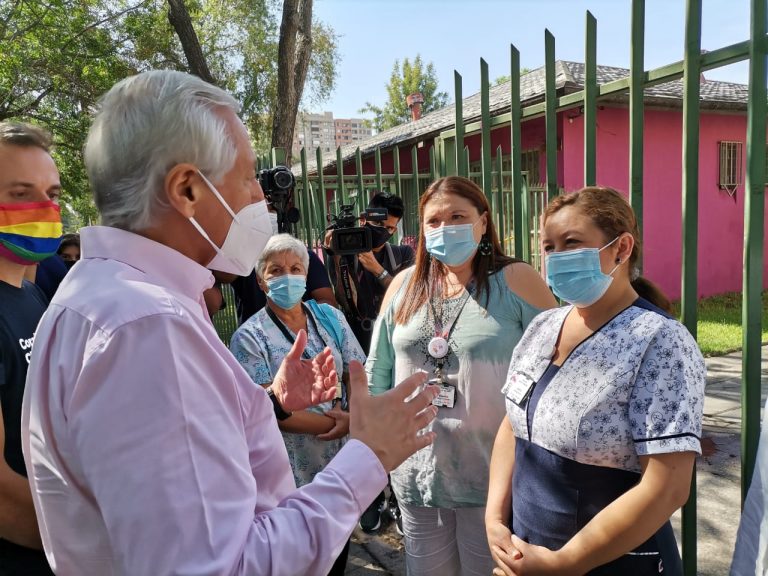 Primer año de pandemia: Heraldo Muñoz emplaza al gobierno a acudir con ayuda oportuna