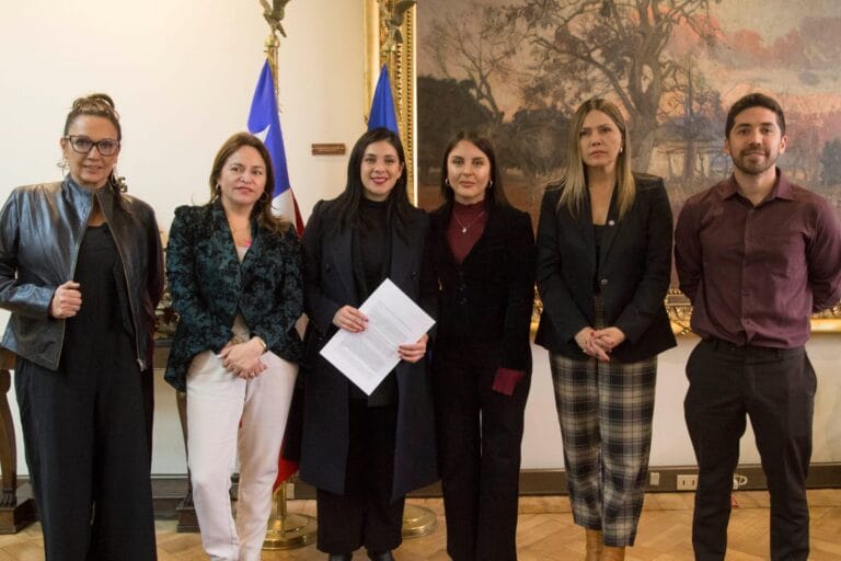 Propuestas de rebaja de las cuentas de luz encuentra apoyo en la bancada eléctrica y presidenta de la Cámara
