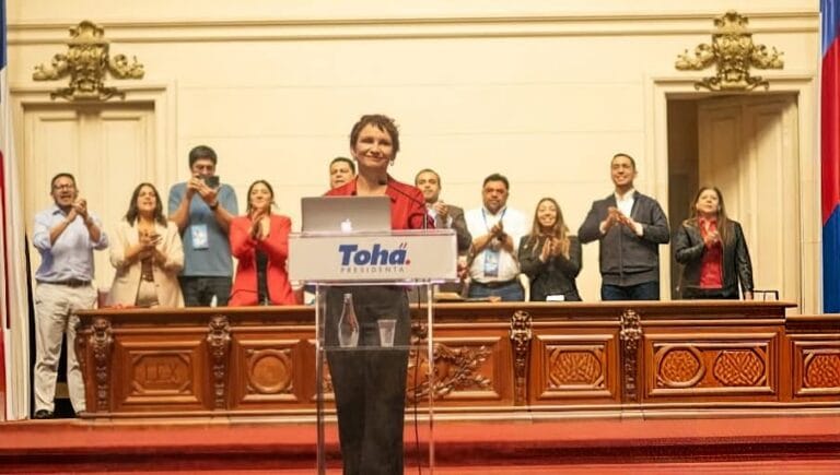 proclamacion carolina toha